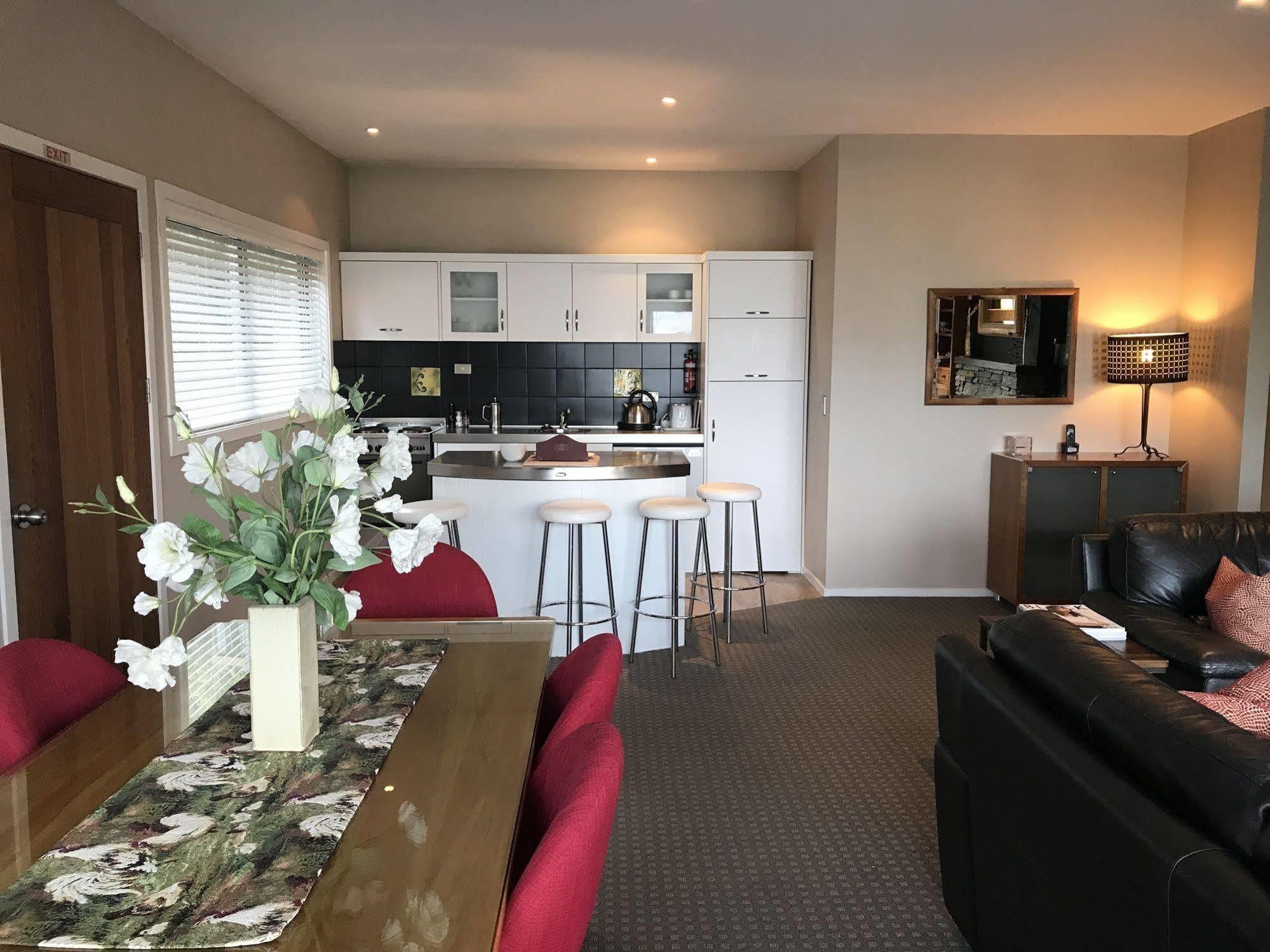 Queenstown House Bed & Breakfast And Apartments Exterior foto